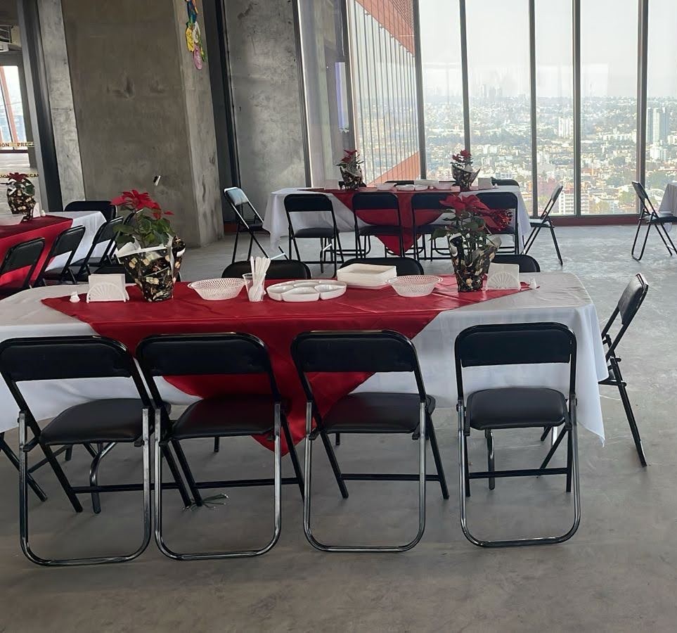 Renta de sillas y mesas