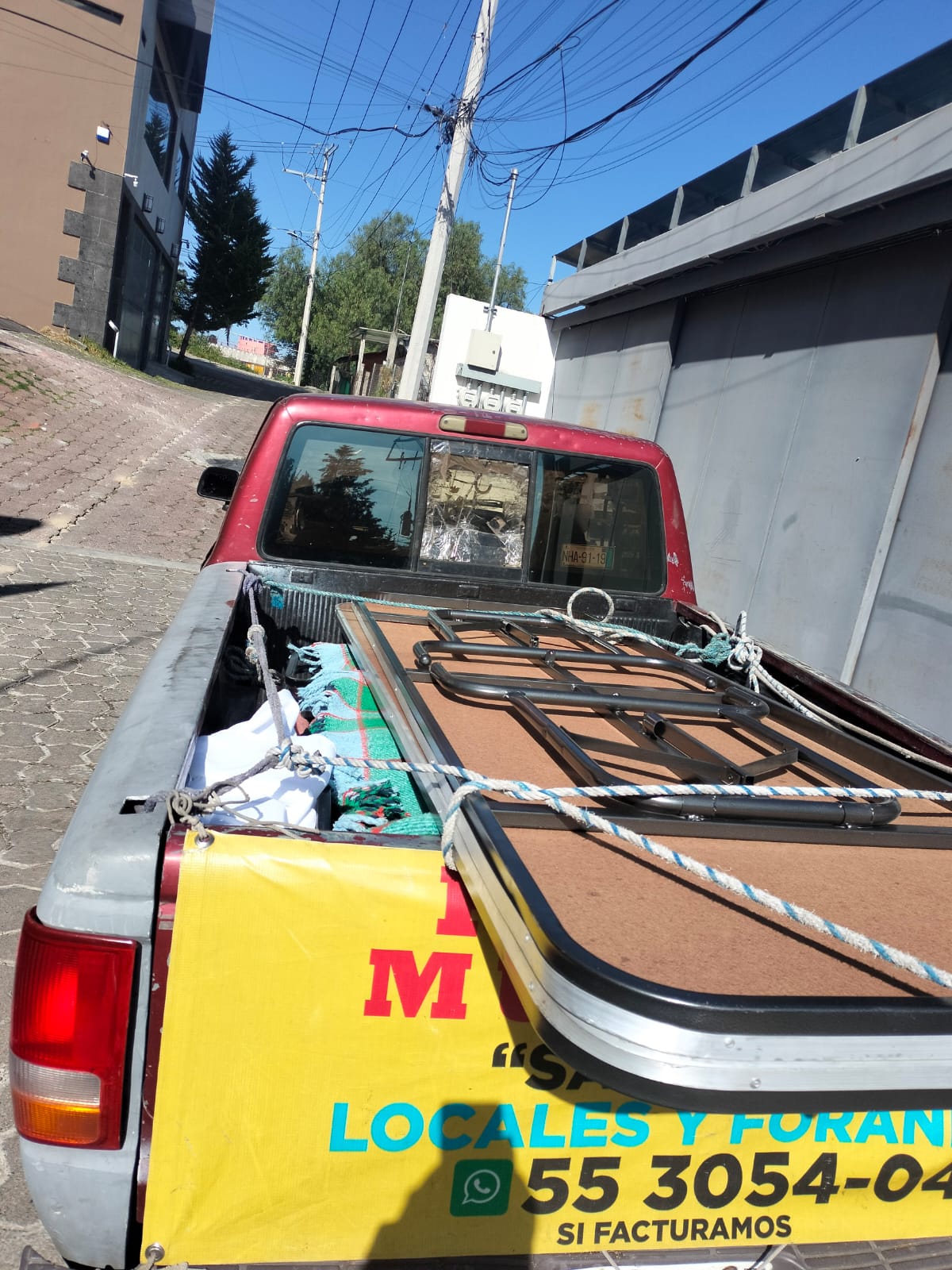 Renta de sillas y mesas